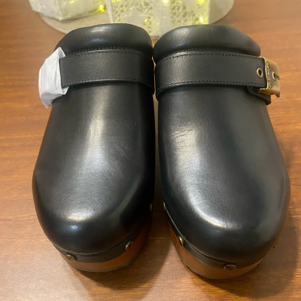 Dr. Scholl's
Original Joy Leather Buckle Hardware Strap Platform Clogs size 7 - Picture 5 of 7